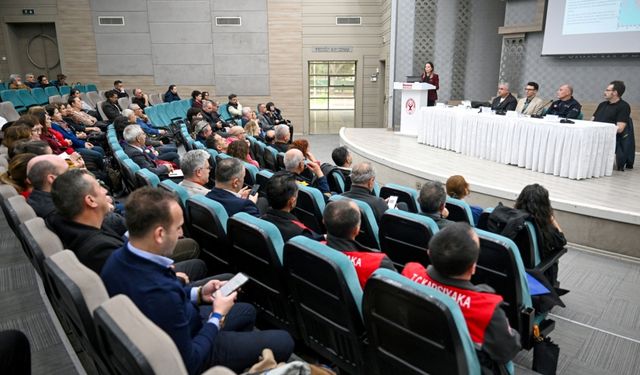 Deprem gerçeği Bornova'da bilimle masaya yatırıldı