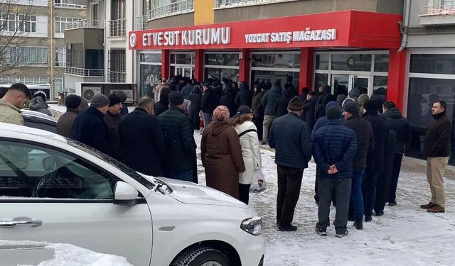 Yozgat’ta eksi 4 derecede ucuz et kuyruğu!