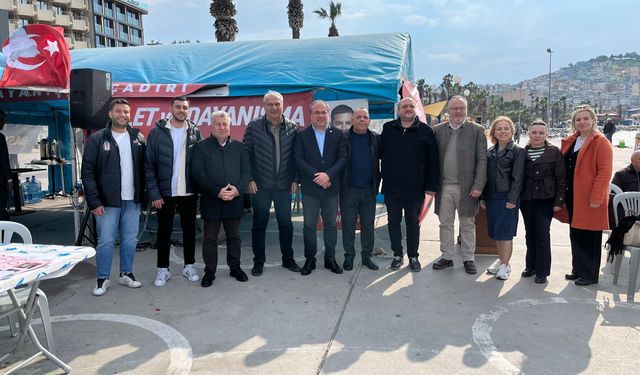 CHP Bozdoğan İlçe Örgütü, Kuşadası'nda kurulan "adalet ve dayanışma çadırı"nı ziyaret etti.