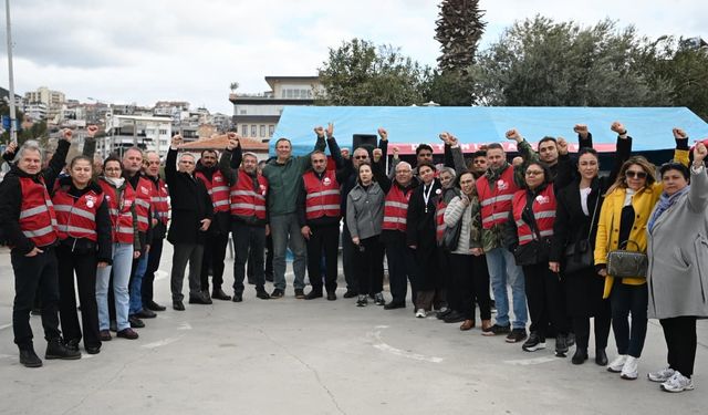 CHP Kuşadası ilçe örgütü başkan Ömer Günel için tek vücûd