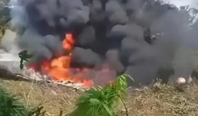 Kolombiya'da askeri uçak düştü!