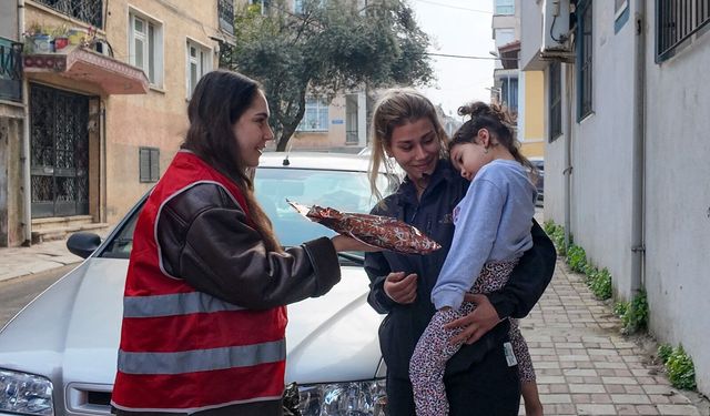 Efeler Belediyesi’nden 55 çocuğa bayramlık