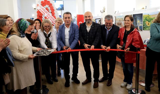 Başkan Anıl Yetişkin Efeler’in sanat sergisini açtı