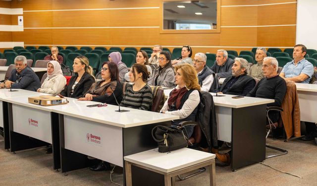 Bornova'da muhtarlar için Dijital Dönüşüm Eğitimi