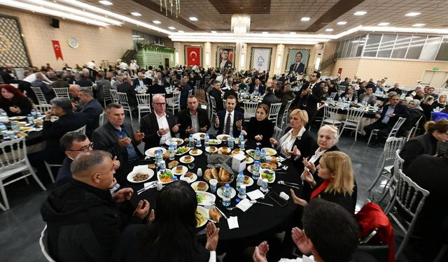 Akın:"Her mahalleye eşit hizmet için muhtarlarla omuz omuza çalışıyoruz"