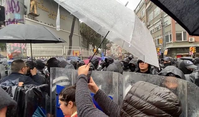 Kadıköy’de gazetecilere destek eylemi