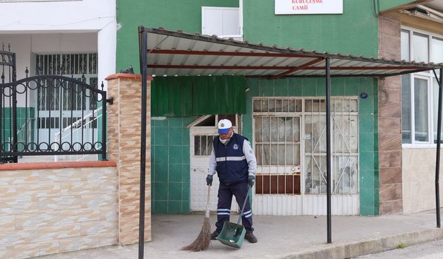 Buca’da bayram öncesi “ibadet alanları” seferberliği