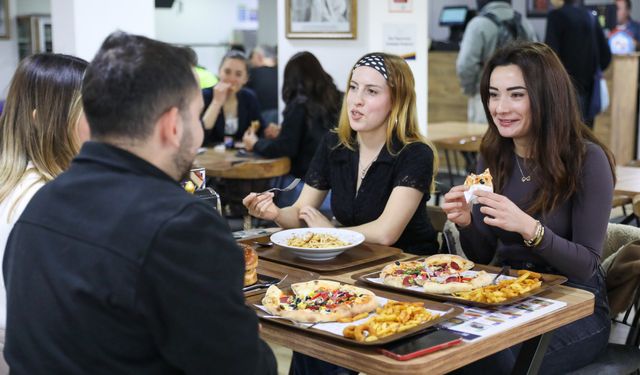 Buca’da gençliğin buluşma noktası: Üzüm Cafe