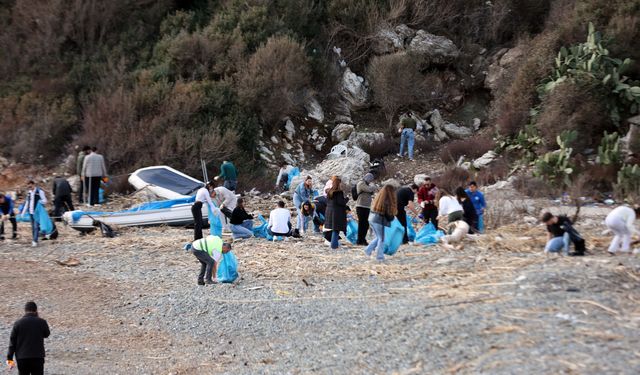 Büyükşehir’in temizlik seferberliğinin üçüncü durağı Marmaris oldu