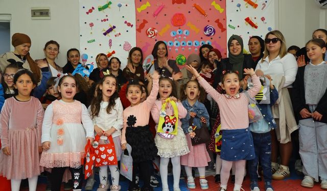 Başkan Kınay "Her Emeğiniz Karabağlar'a Değer Katıyor"