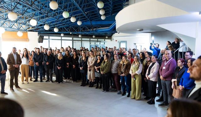 Bayram öncesi Balçova'da dayanışma tablosu :Başkan Yiğit emekçilerle buluştu