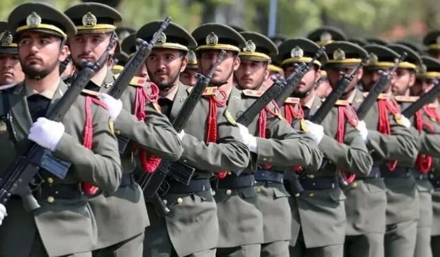 İran’da gönüllü seferberlikte yaş sınırı 12