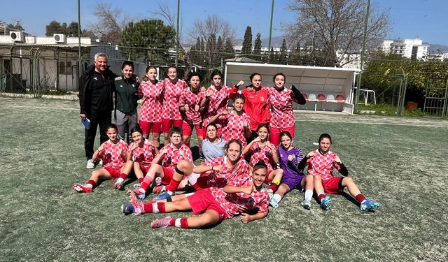 Konak'ın kızları grup liderliğini bırakmadı