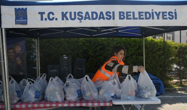 Kuşadası Belediyesi'nden beslenme çantası projesi