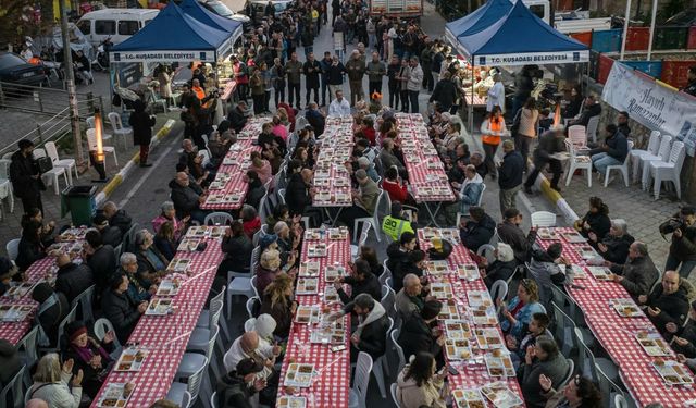 Kuşadası'nda Ramazan :Dayanışmanın kenti,paylaşmanın bereketli sofrası