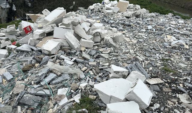 Çevreyi kirletti zabıtaya yakalandı