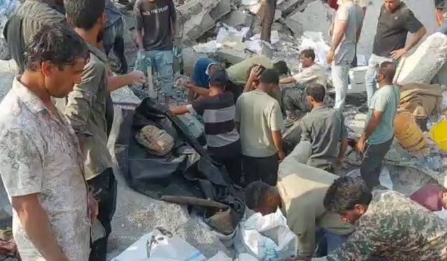 Minab saldırısında 165 kız çocuğu için cenaze töreni yapıldı