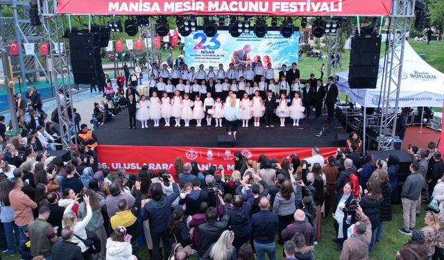 Manisa’da Çocuklar 23 Nisan Coşkusunu Doyasıya Yaşadı