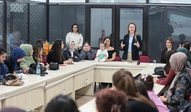 Anne Destek Programı mezunları sertifikalarını Başkan Mutlu'dan aldı