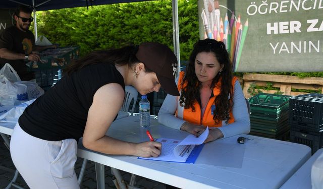Kuşadalı çocuklara beslenme çantası desteği