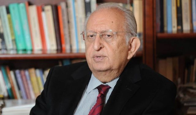 Cindoruk’un yaşamı ve siyasi kariyeri