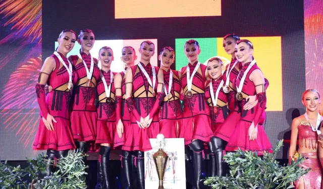 İzmirli dansçılar Avrupa’yı salladı