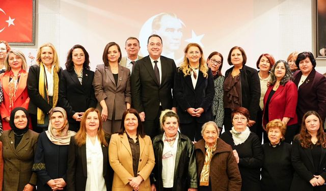 Kadın Belediye Başkanları Manisa’da Bir Araya Geldi