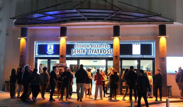 Bodrum'da perde "Cambazın Cenazesi" ile kapandı