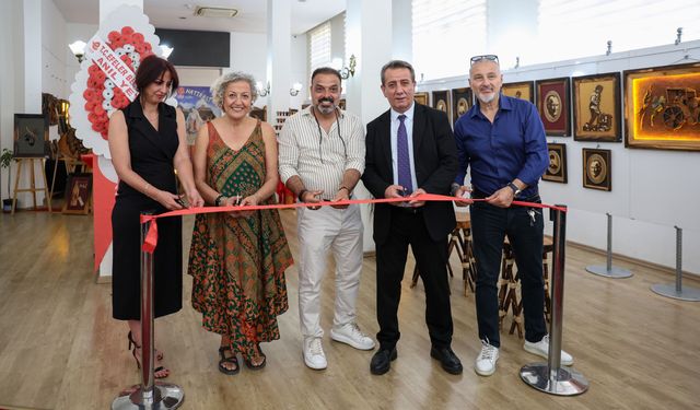 Efeler'de ahşap sanat sergisi açıldı
