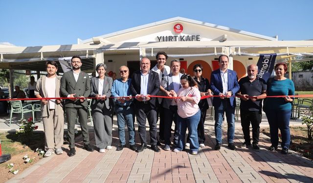 Efeler’de Yurt Kafe ve Işıklı Parkı açıldı