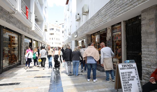 Marmaris’te yenilenen çarşı turistlerin gözdesi oldu