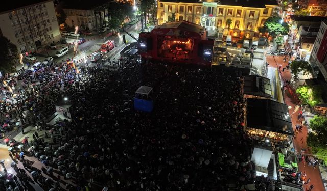 Duman Konseriyle Gençlik Festivali’ne Muhteşem Final