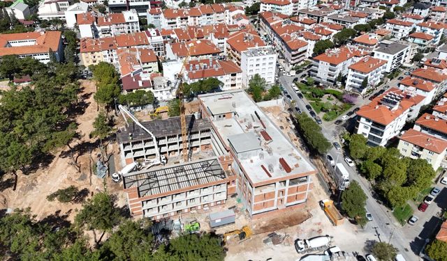Huzurevi yeniden inşa ediliyor