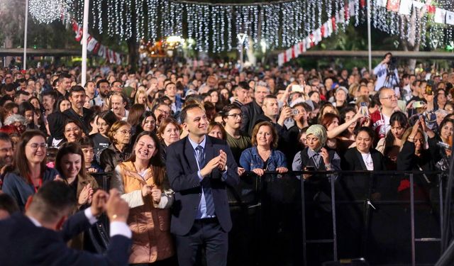 19 Mayıs gençlik sahnesi Küçükpark'ta kuruldu