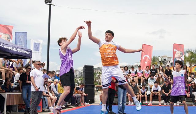 Kuşadası'nda 19 Mayıs coşkusu basketbol turnuvasıyla başladı