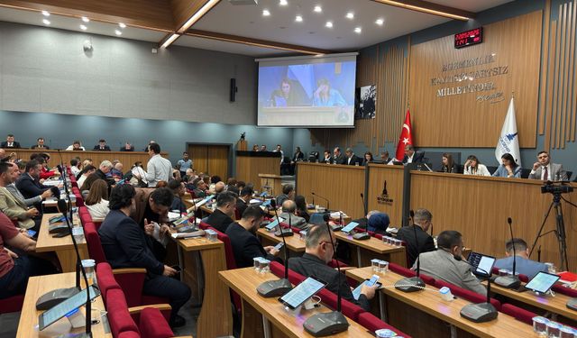 İzBB Meclisi Olağanüstü toplandı:  'Karşıyaka Stadı' projesi için Tugay’dan davet