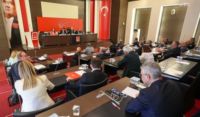 27 üyeyle toplandı, Kurultay'a kapıyı kapattı