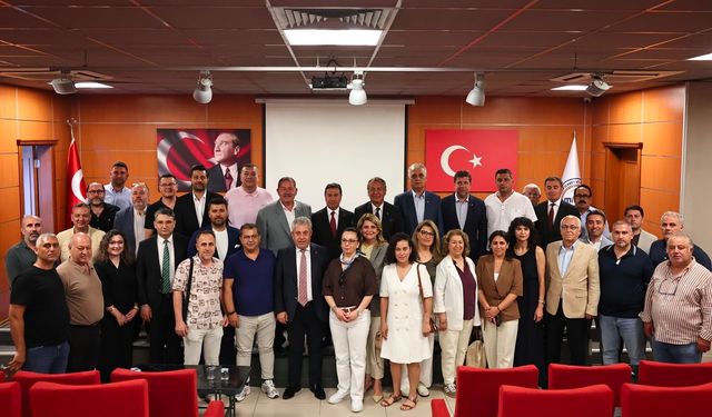 Başkan Aras sektör temsilcileriyle bir arada