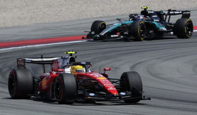 Hamilton'dan Ferrari ile İlk Zafer