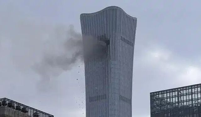 Pekin’de gökdelen kazası'Uçak CITIC Tower’a çarptı