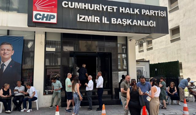 Ankara’da MYK, CHP İzmir’de gergin bekleyiş