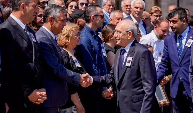 Kılıçdaroğlu ve Özgür Özel TBMM’de yan yana geldi