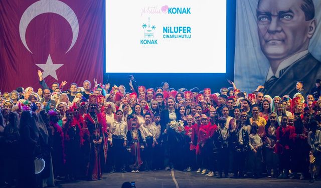 Konak'ın Halk Oyunları Şenliği 20. yıl gururu