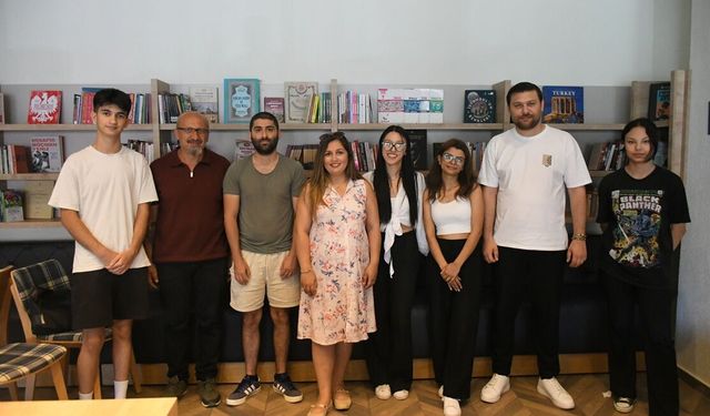 Kuşadası Belediyesi'nden öğrencilere destek