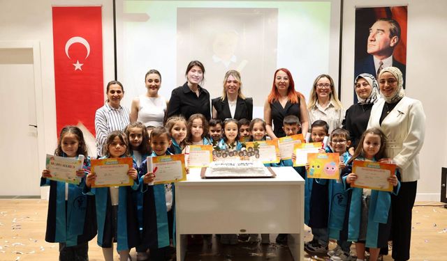 Denizli'de kreş öğrencilerinin mezuniyeti sevinci
