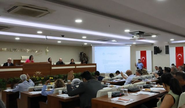 Karabağlar'da ‘Kentsel Dönüşüm’ krizi: Meclis kişisel şov yeri değildir