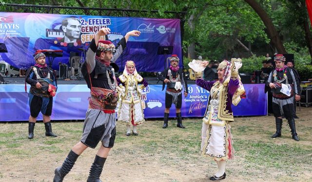 Efeler'de sanat gecesi :Başkan Anıl Yetişkin'den davet