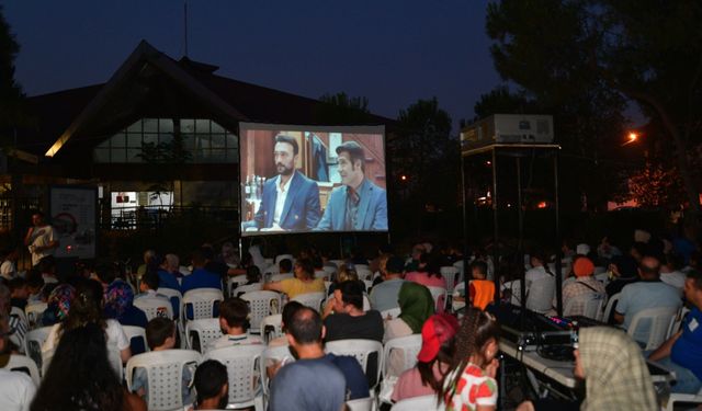 Bornova akşamları açık hava sinemasıyla şenleniyor