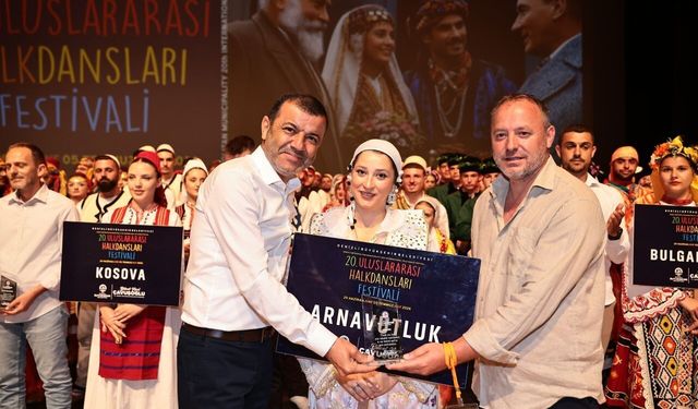 Dünyanın bütün renkleri Denizli’de buluştu