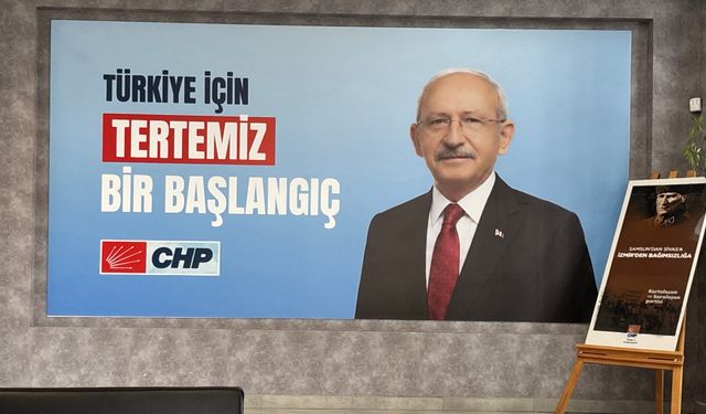 CHP İzmir’de Özgür Özel’den eser kalmadı